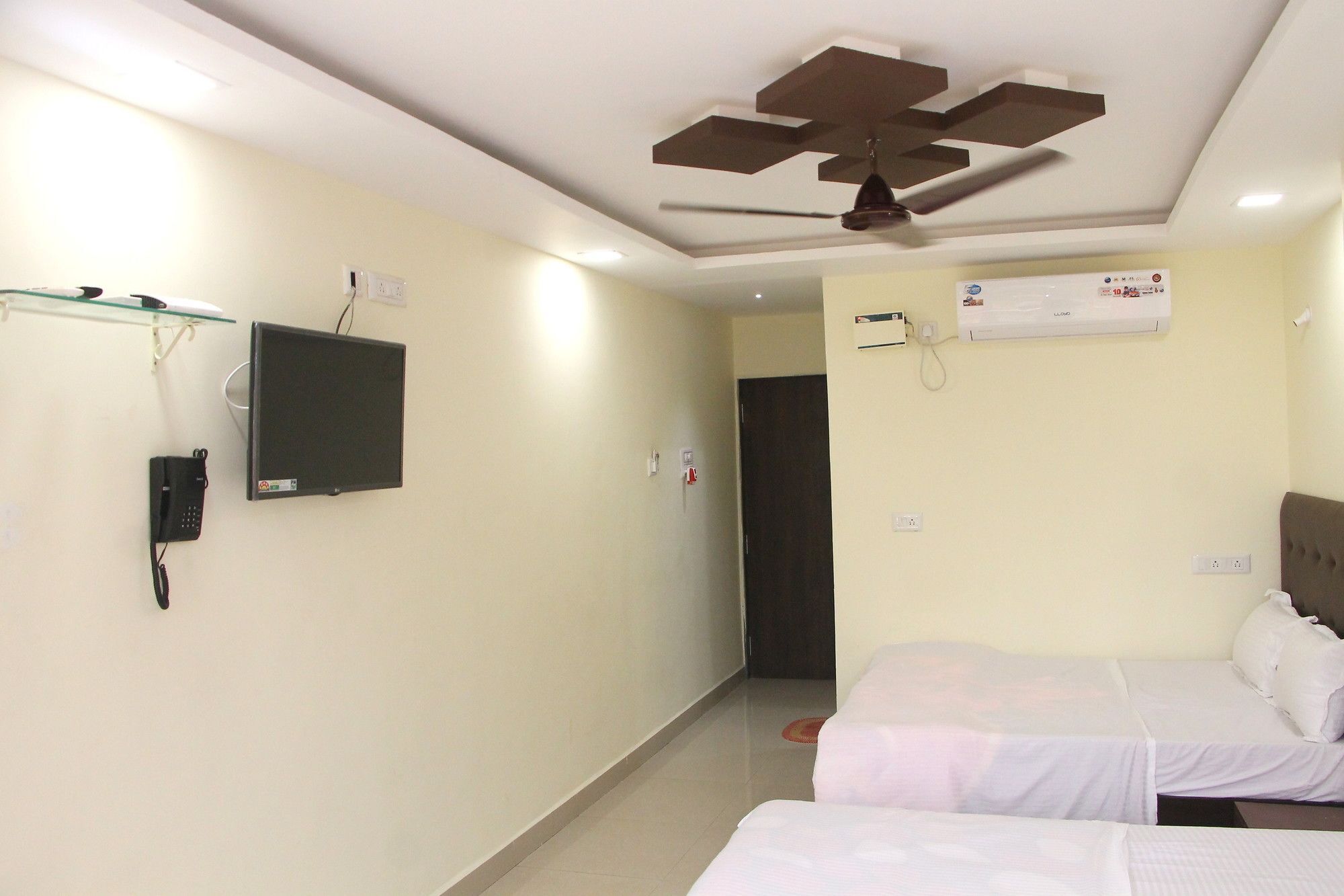 Swaraj The Goan Dream Hotel Calangute Bagian luar foto